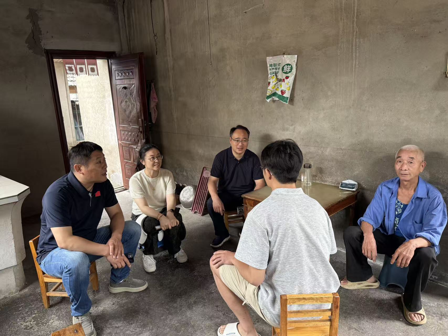 精准家访暖人心 资助育人助前行——体育学院开展2026年暑期家访活动